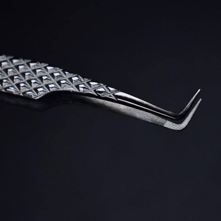 Noir Edition Fibre Tip Tweezers